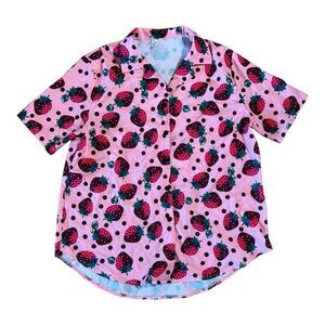 Valentine’s Day Chocolate Covered Strawberries Pink Button Up Shirt Size Medium‎